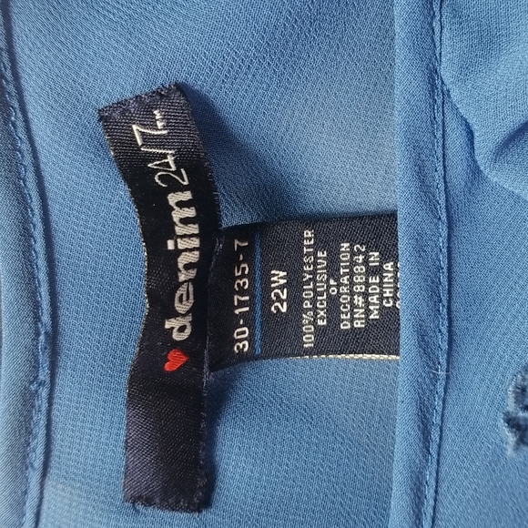 Denim 24/7 22w blouse - Picture 2 of 2